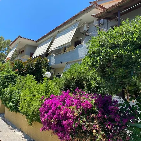 George Apartment Stoupa